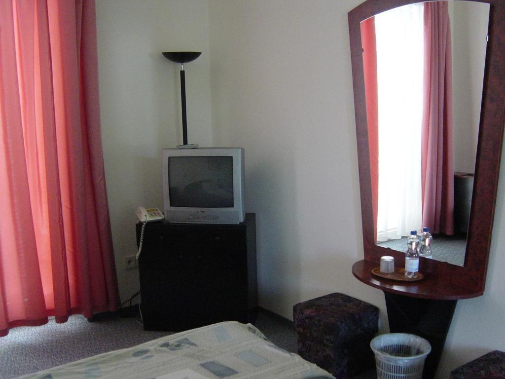 Belle Fleur Panzio Bed & Breakfast Budapest Exterior photo