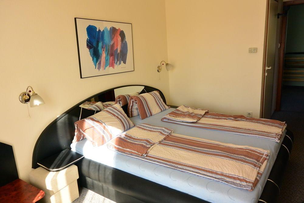 Belle Fleur Panzio Bed & Breakfast Budapest Exterior photo